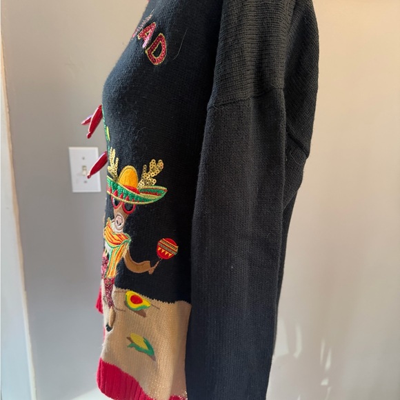 Holiday Time Festive Felix Navidad Santa on Beach - Picture 6 of 10